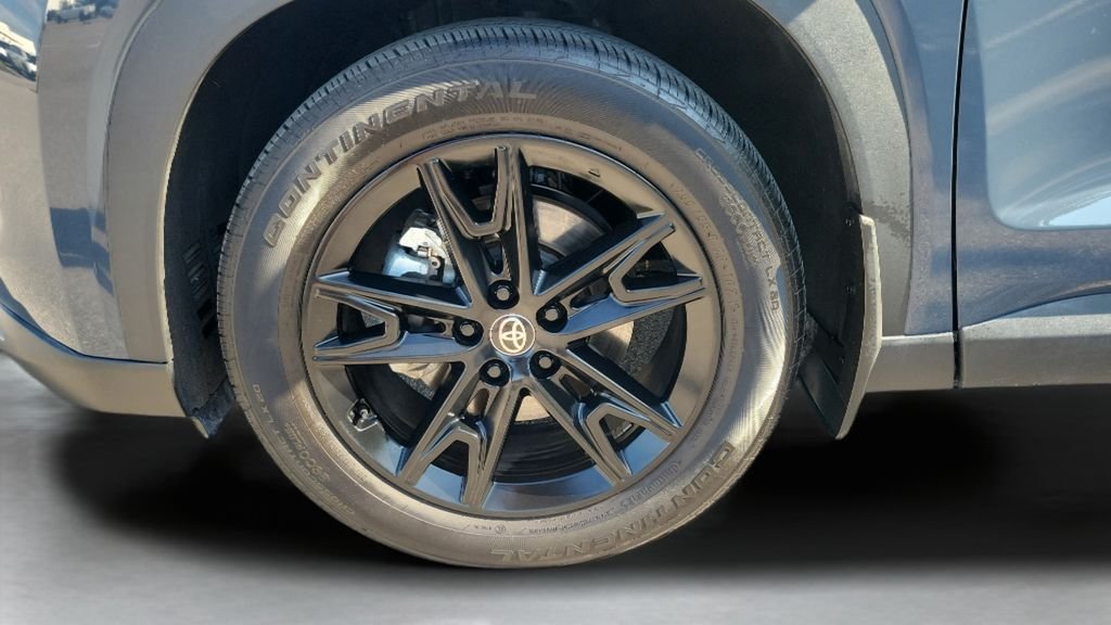 Used 2025 White Toyota Limited image 27