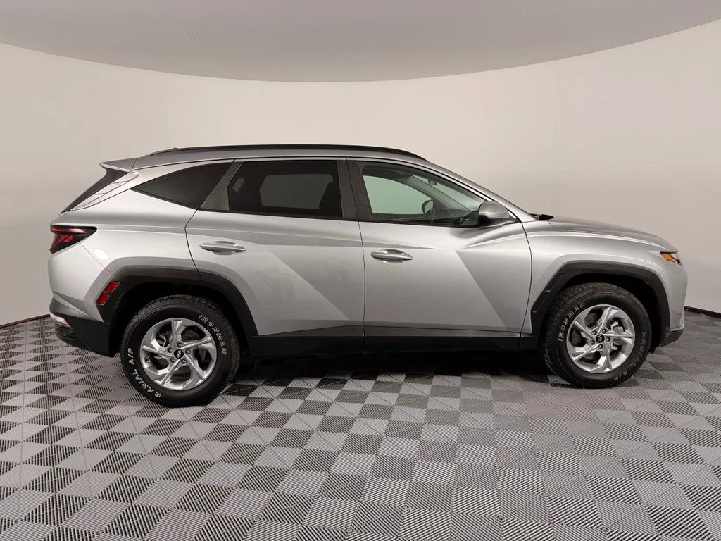 Used 2024 Silver Hyundai SEL image 11