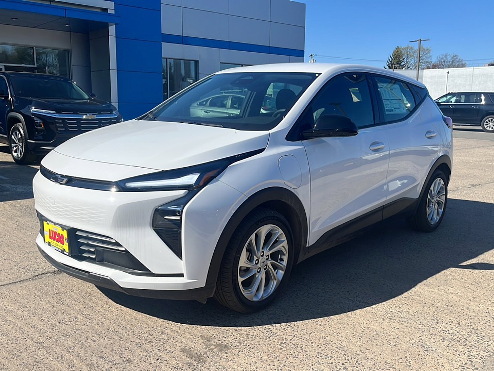 New 2027 Summit White Chevrolet LT image 4