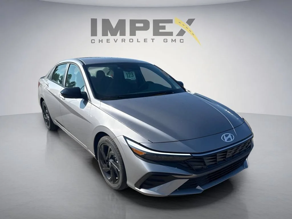 Used 2026 Silver Hyundai SEL Sport image 7