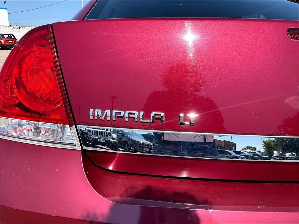 Used 2006 Red Chevrolet LT image 23