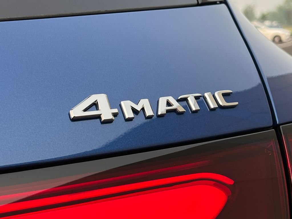 New 2026 Starling Blue Metallic Mercedes-Benz GLC 300 image 30
