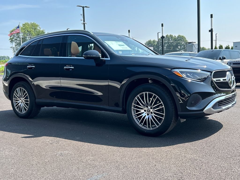 New 2026 Black Mercedes-Benz GLC 300 image 2