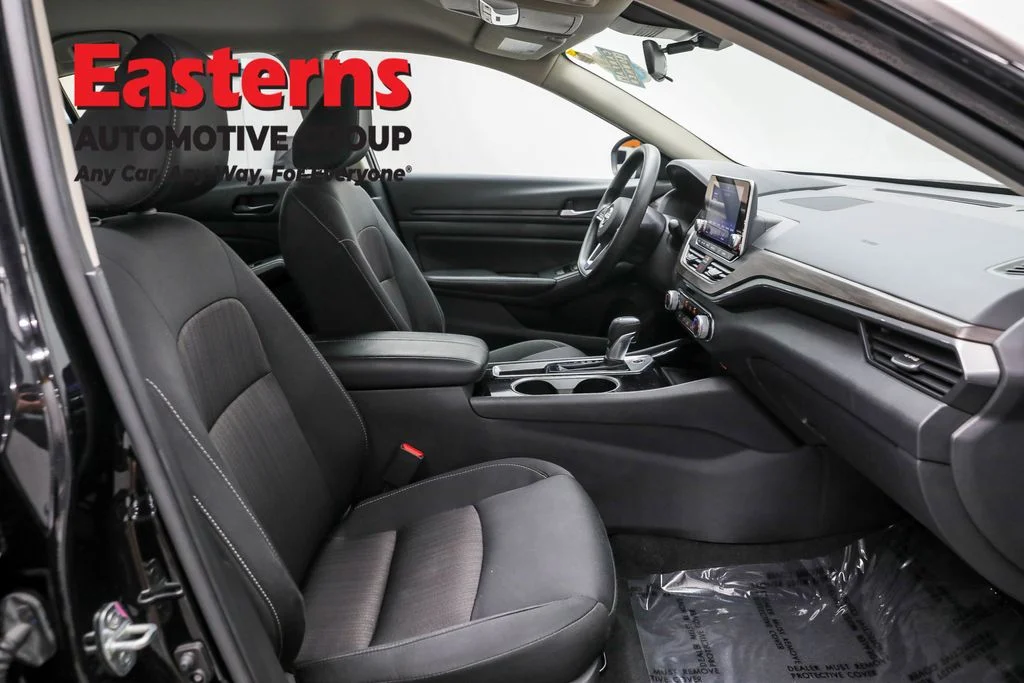 Used 2024 Black Nissan 2.5 SV image 22