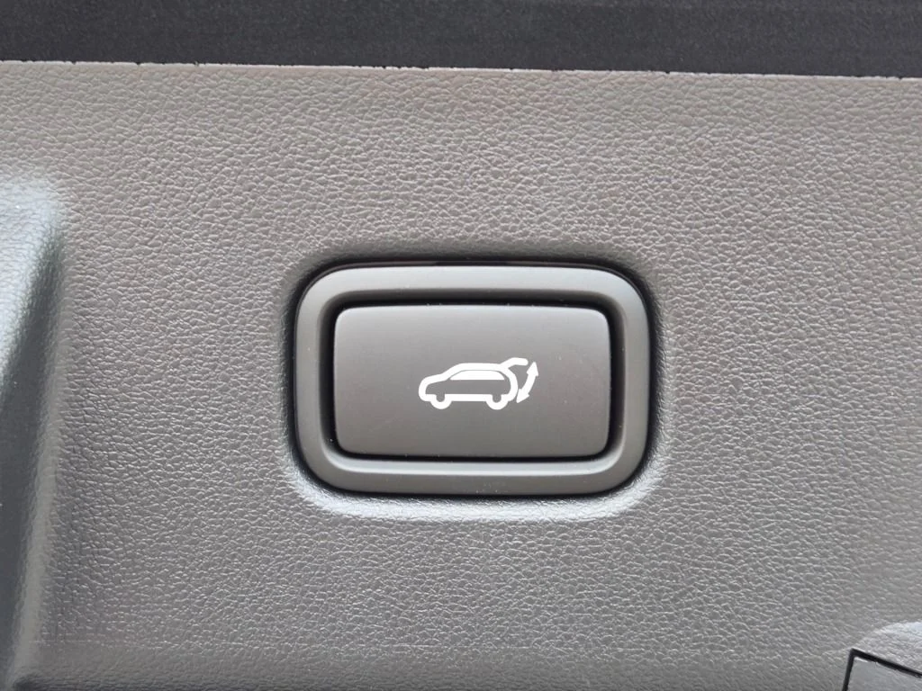 New 2026 Phantom Black Hyundai Limited image 14
