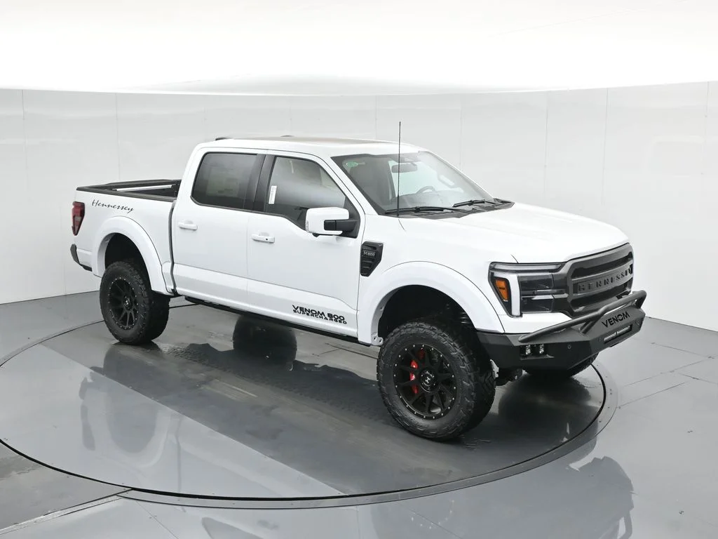 New 2025 Oxford White Ford Lariat image 41