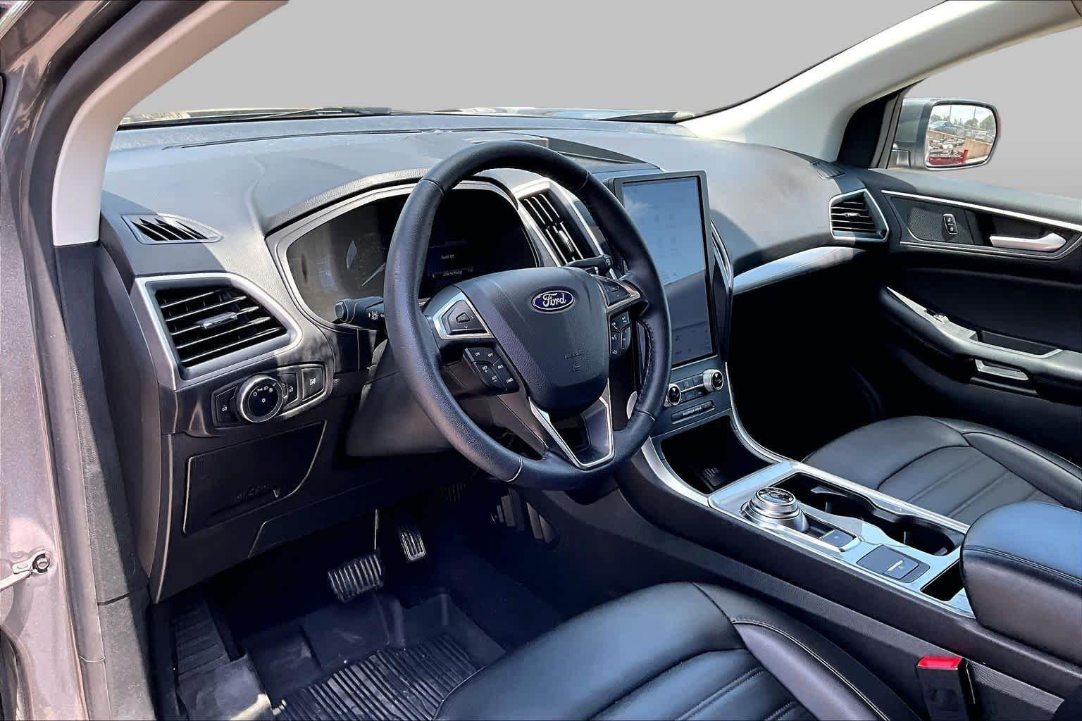 Used 2024 Carbonized Gray Ford SEL image 18