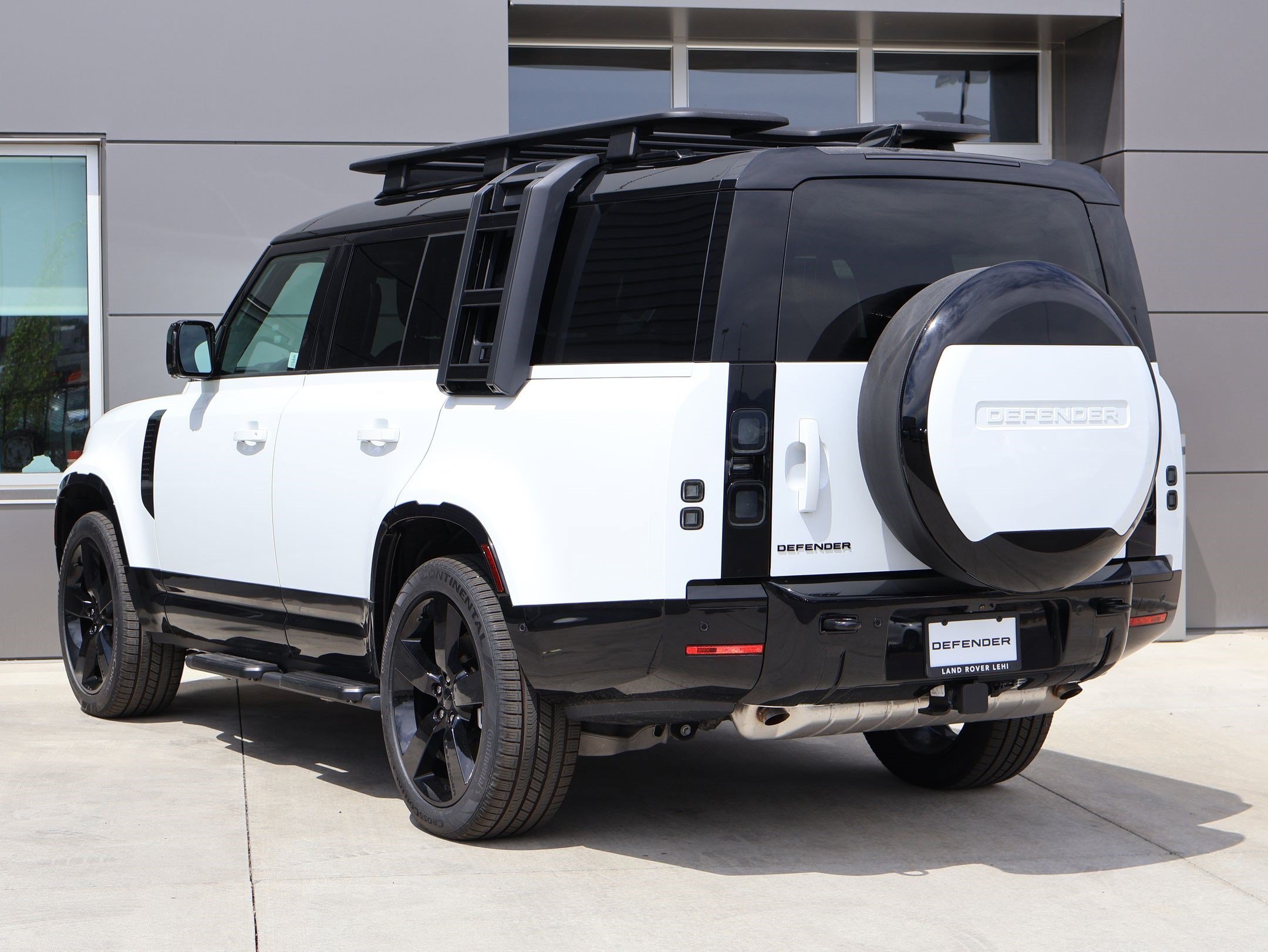 New 2026 Fuji White LAND ROVER P400 X-Dynamic SE image 8