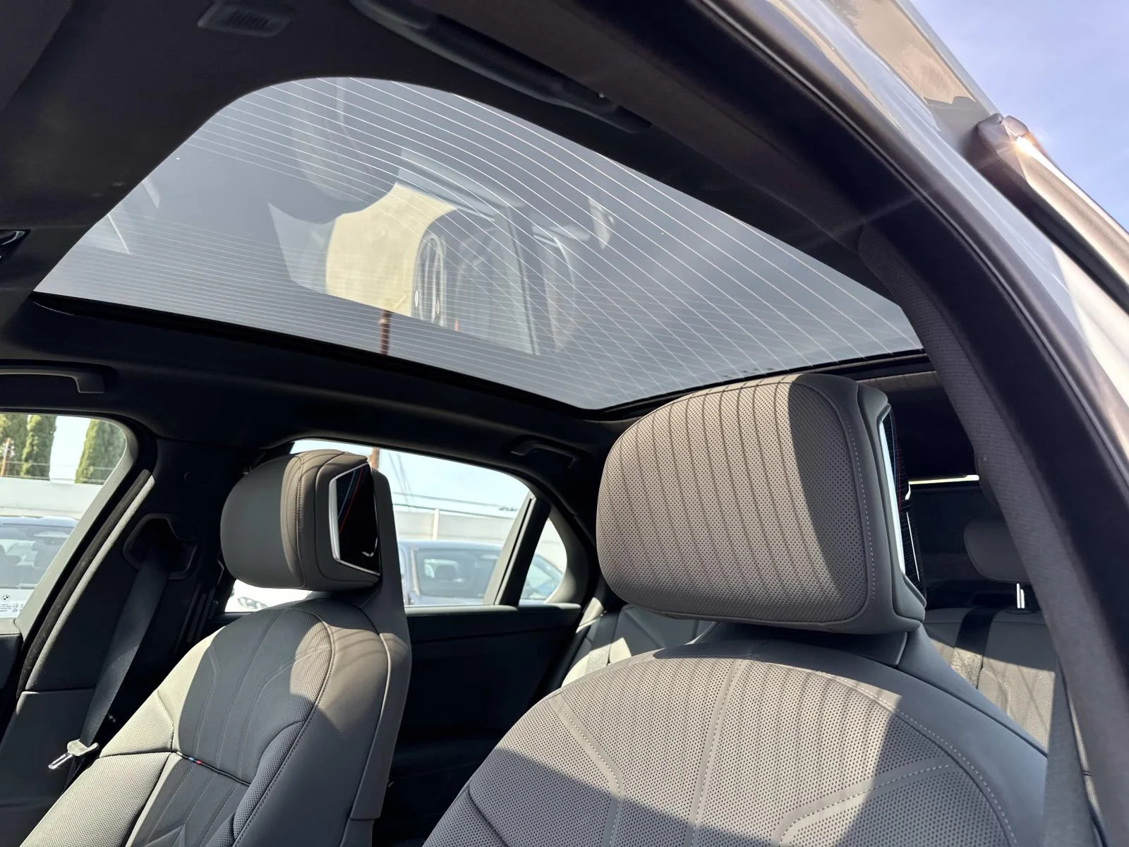 2025 BMW 7 Series 740i - Photo 13