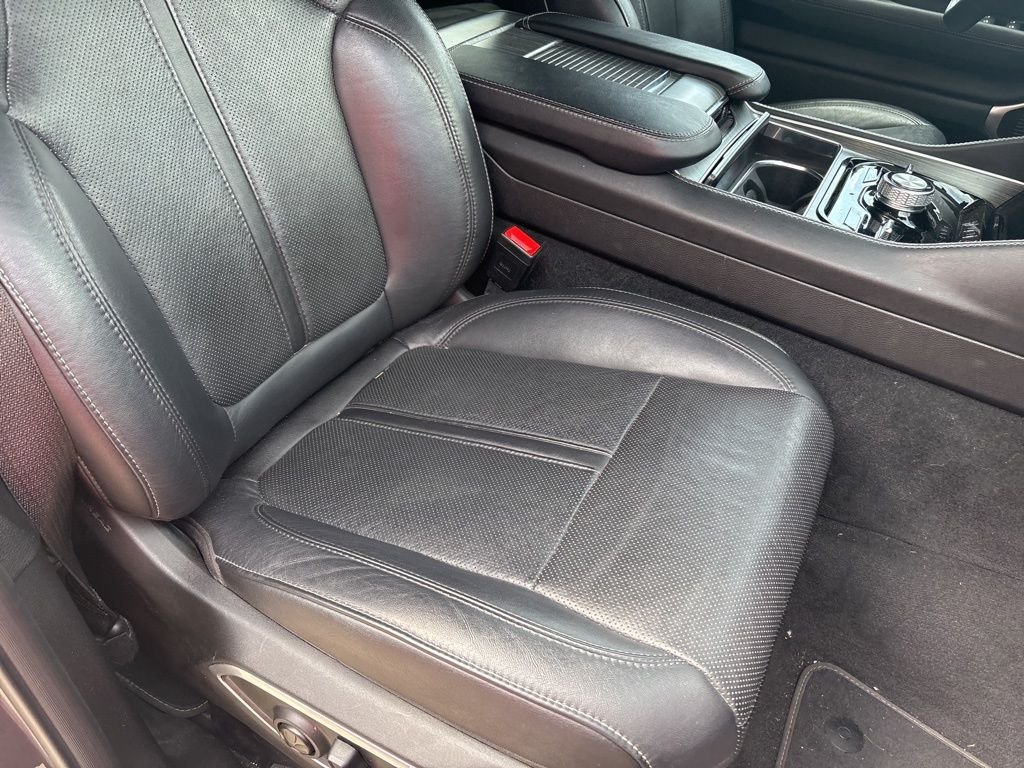 Used 2023 Baltic Gray Metallic Clearcoat Jeep Series III image 29