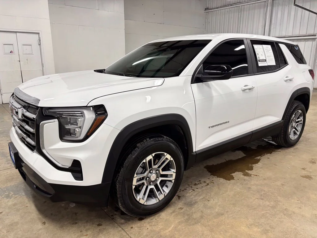 Used 2026 White GMC Elevation image 3