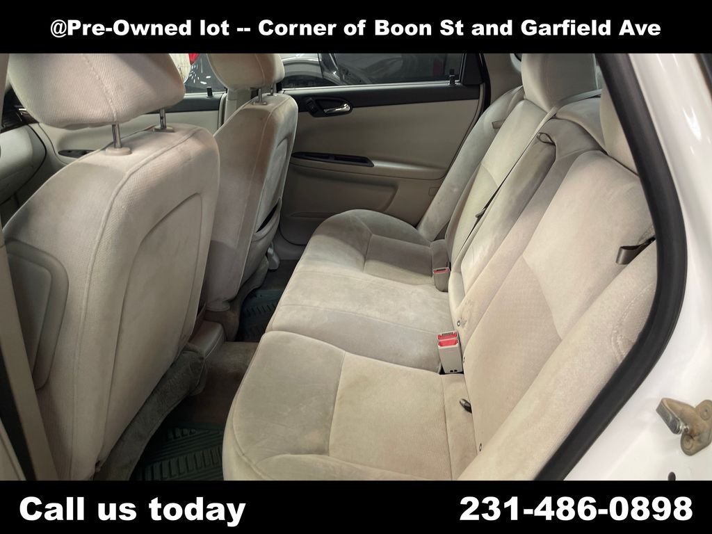 Used 2012 White Chevrolet LT image 21