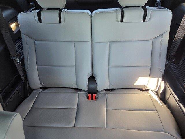 New 2027 Avalanche Gray Ford Active image 25
