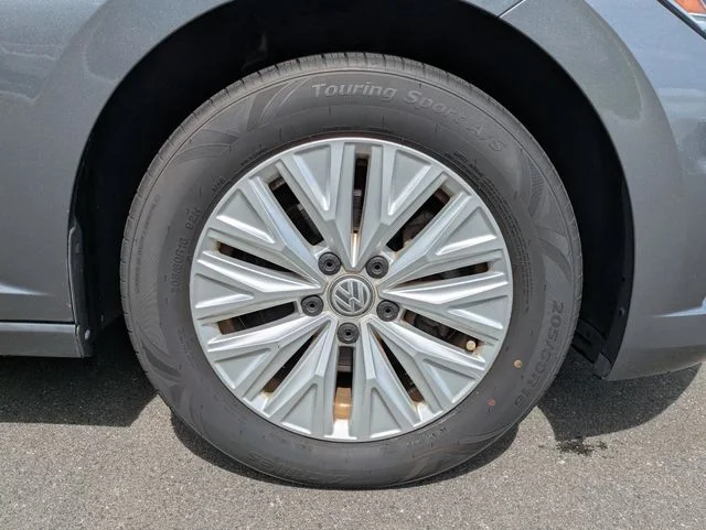 Certified Used 2019 Gray Volkswagen 1.4T S image 10