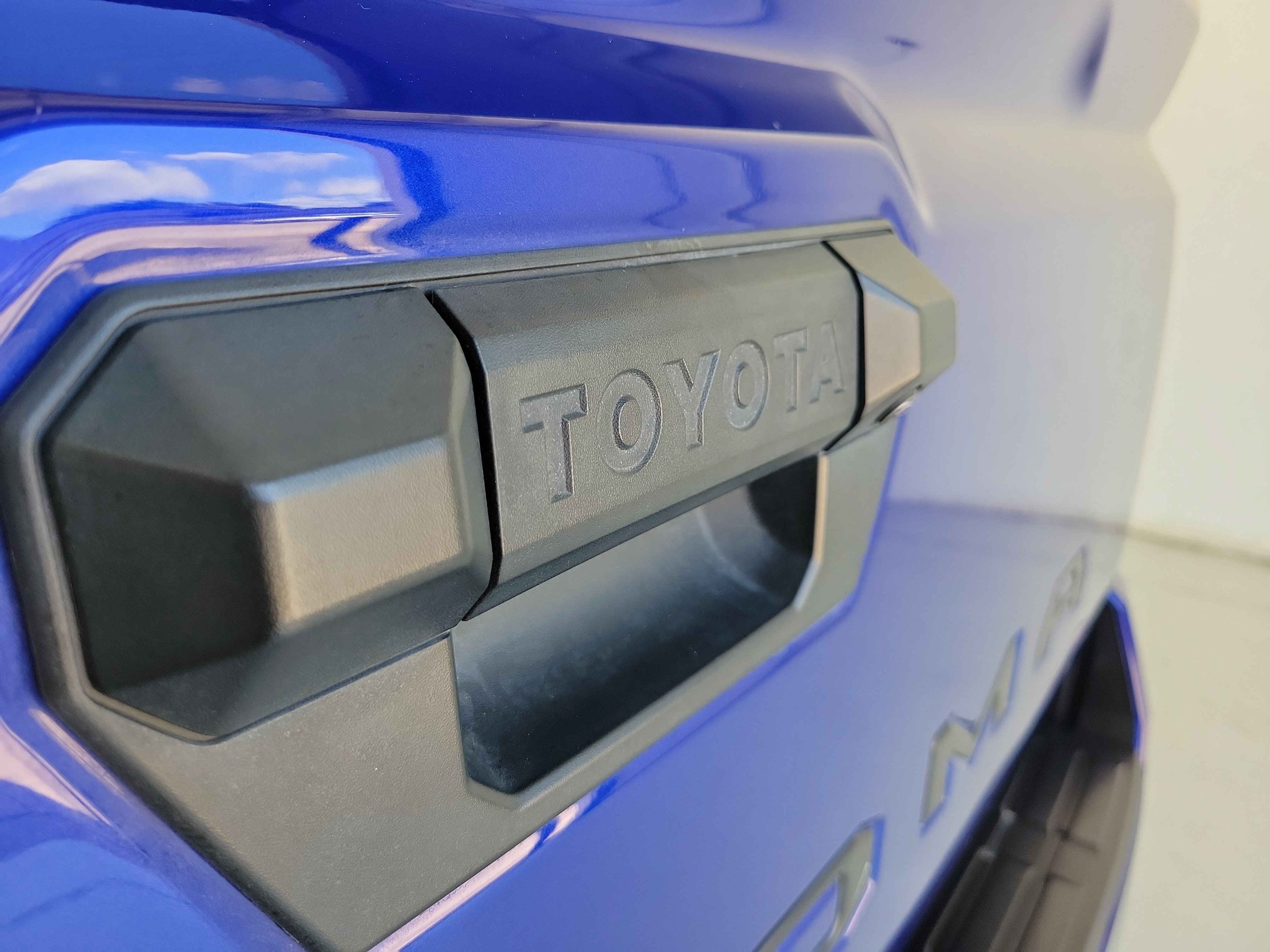 Used 2025 Blue Toyota SR5 image 9
