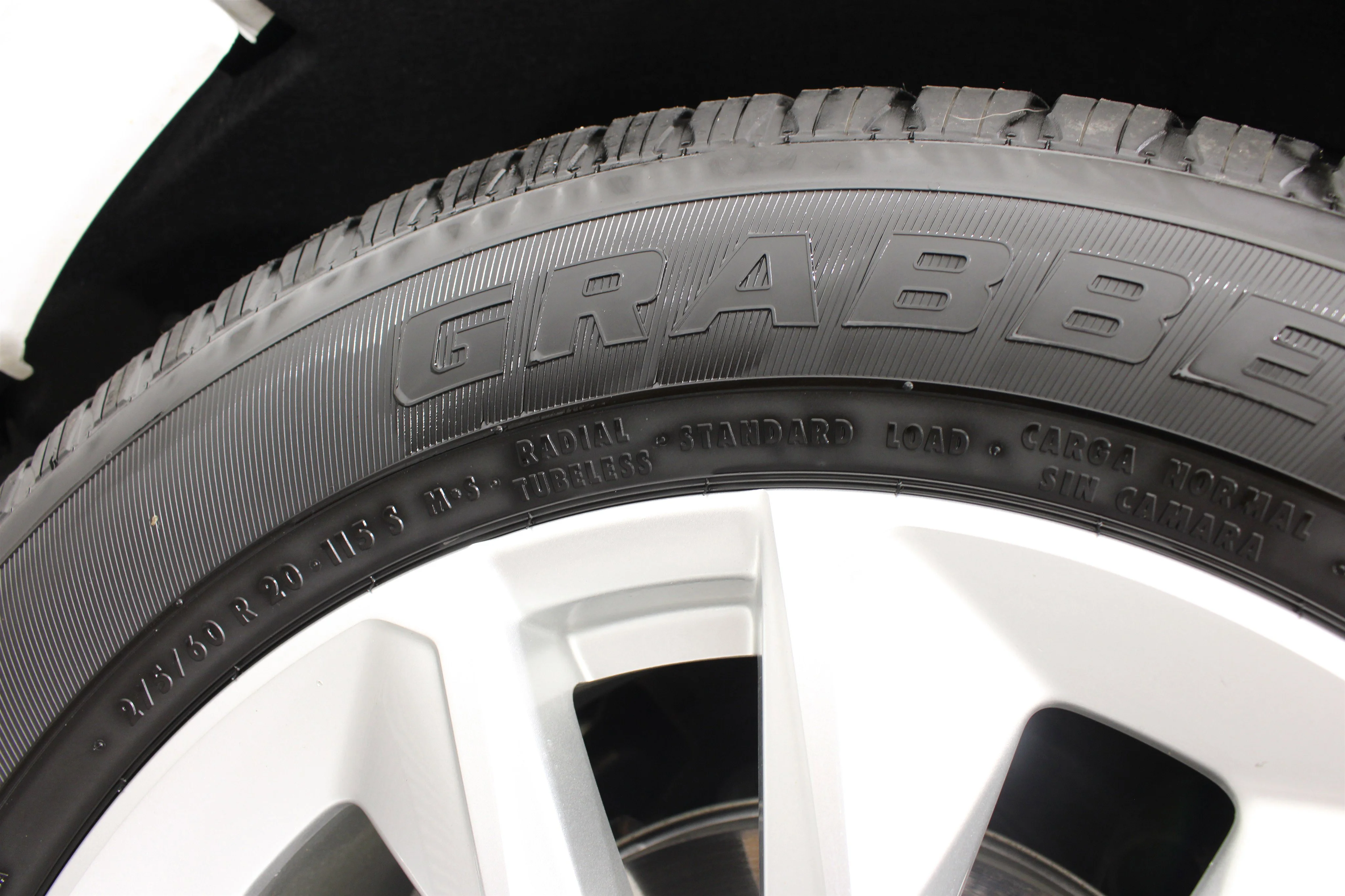 Used 2024 Summit White Chevrolet Custom image 34