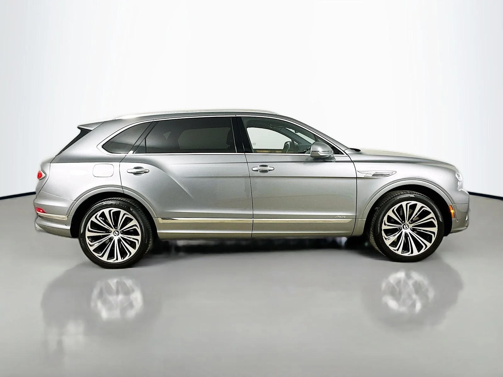 Used 2023 Silver Bentley  image 5