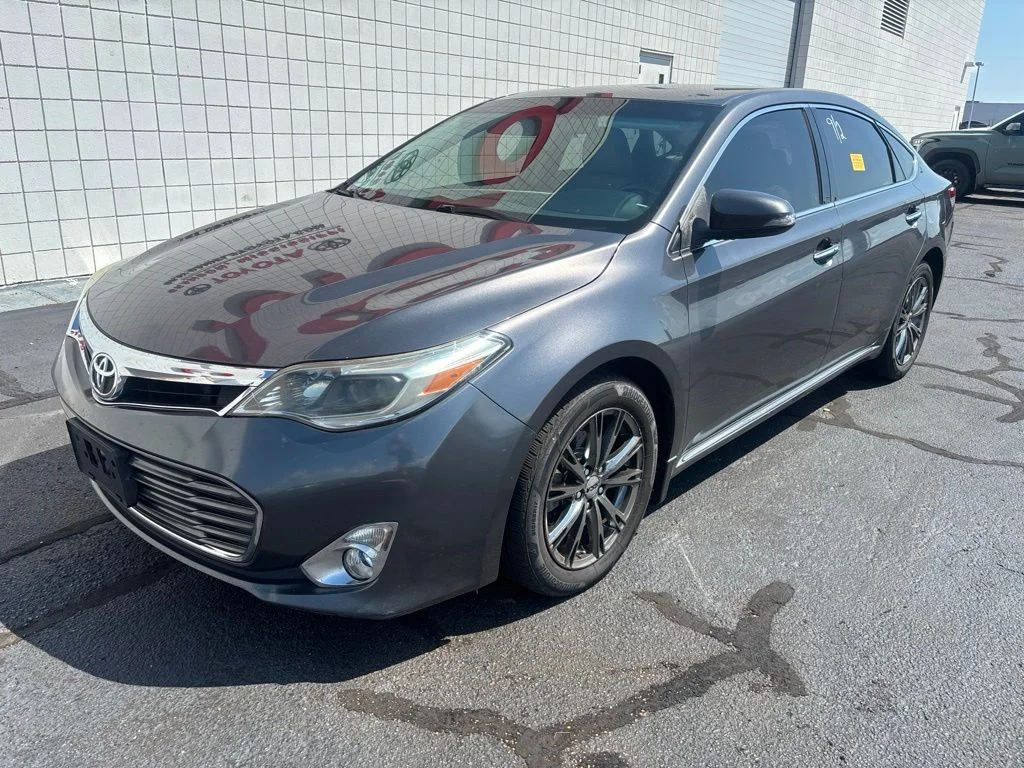 Used 2015 Gray Toyota XLE image 1