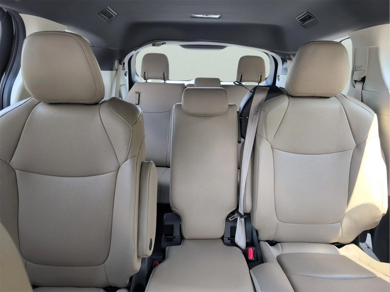 Used 2024 Windchill Pearl Toyota XLE image 28