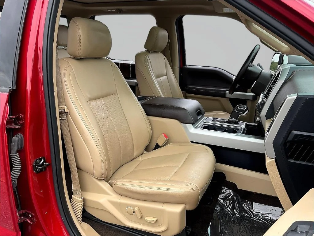 Used 2020 Rapid Red Metallic Tinted Clearcoat Ford Lariat image 33
