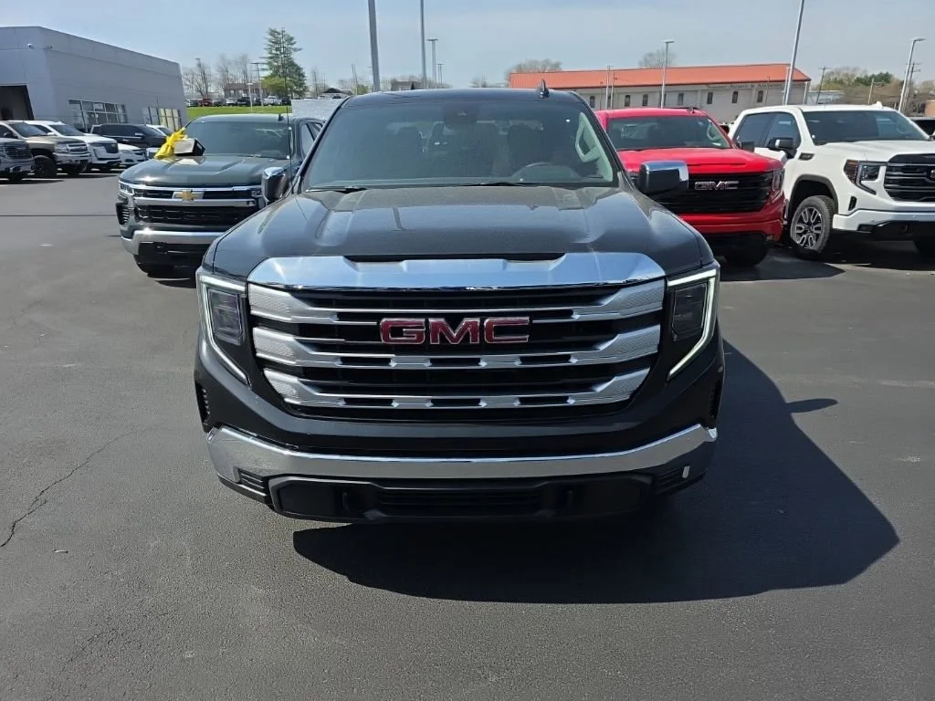 New 2026 Onyx Black GMC SLE image 2