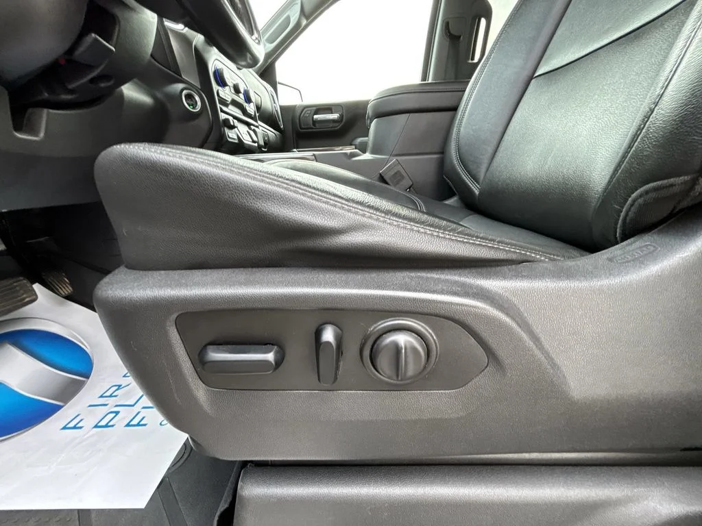 Used 2019 Silver Chevrolet RST image 14