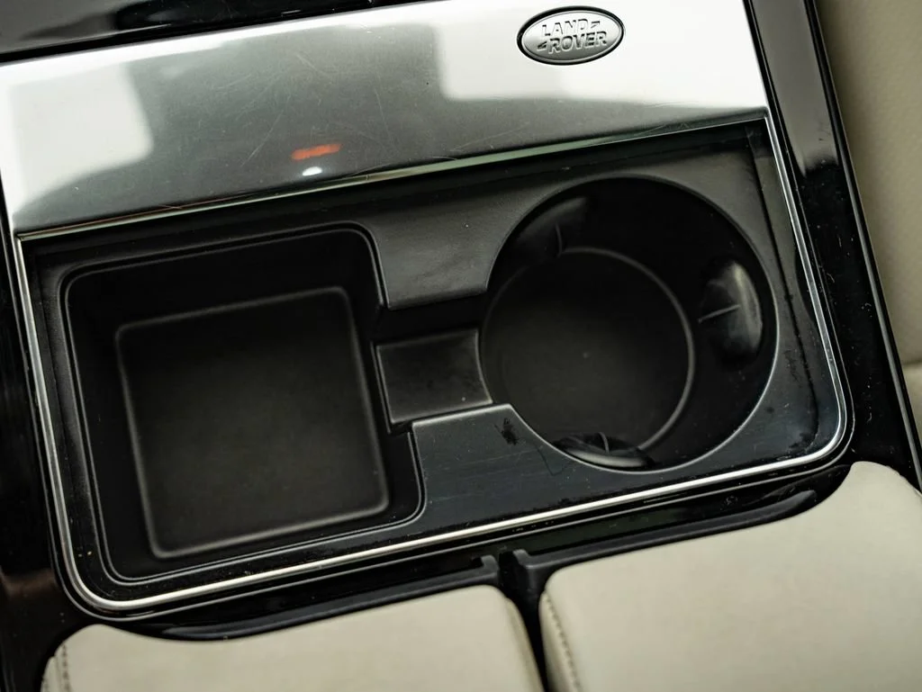 Used 2023 Fuji White Land Rover R-Dynamic S MHEV image 37