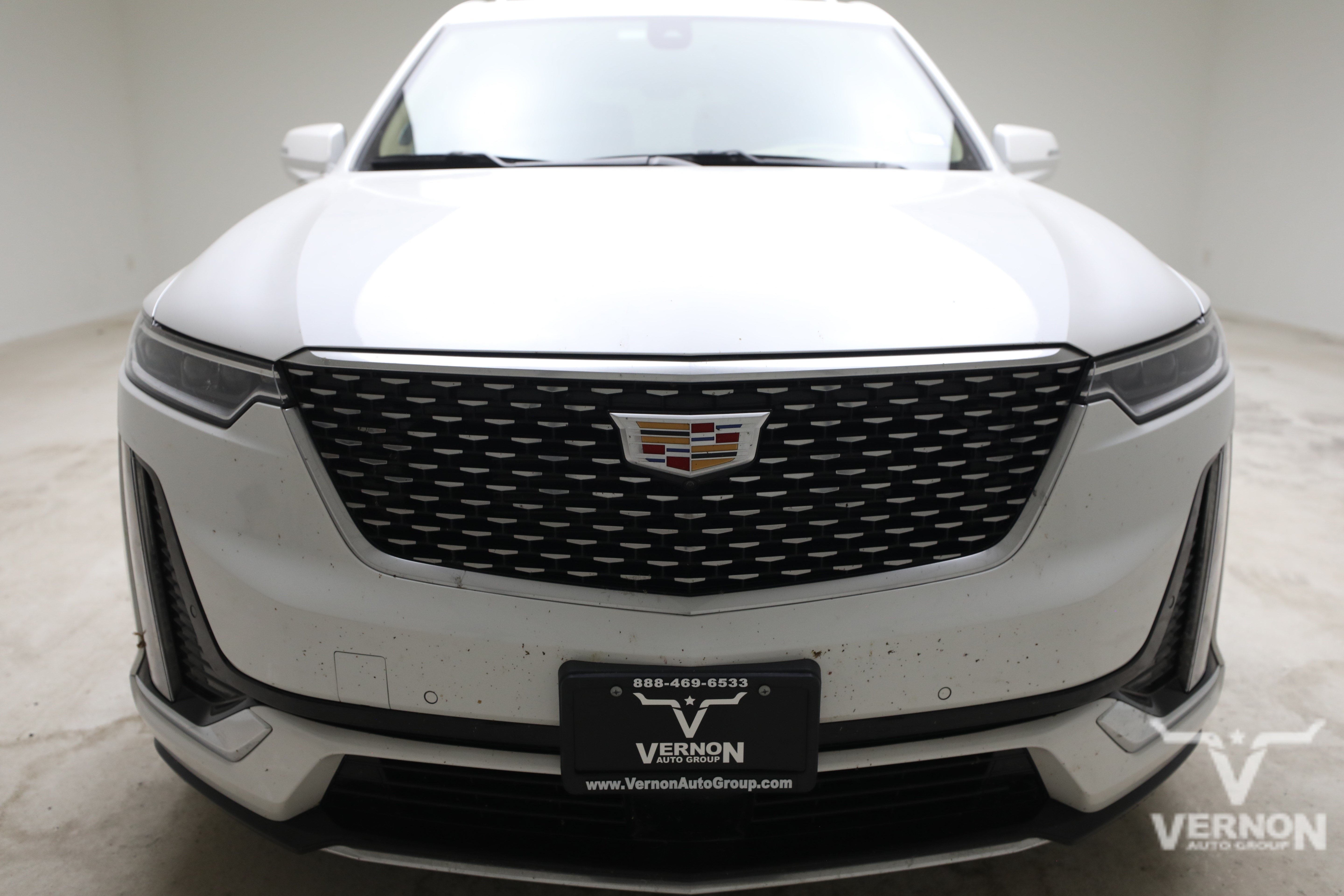 Used 2025 Crystal White Tricoat Cadillac Y image 7