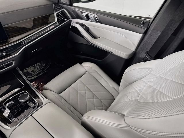 Used 2024 Alpine White BMW xDrive50e image 25
