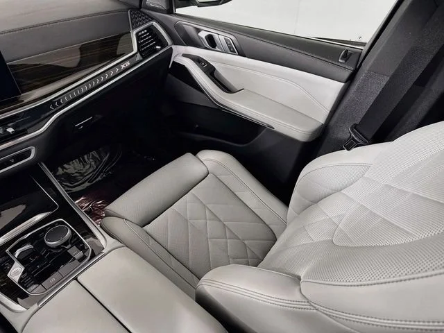 Used 2024 White BMW xDrive50e image 25