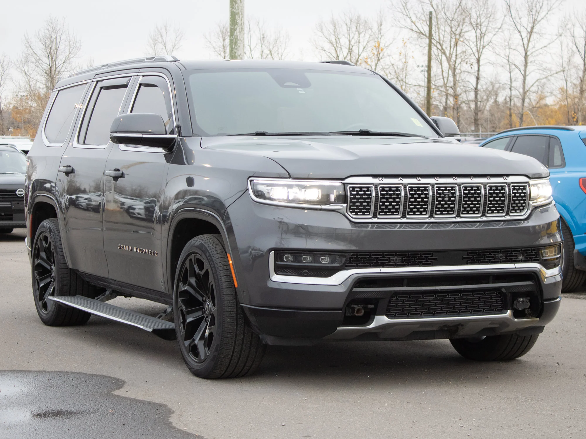Used 2022 Grey Jeep Series III* 4x4, Massaging Heated/Ventilated Seats, Rear-Seat Entertainment Group, Panoramic Roof image 7