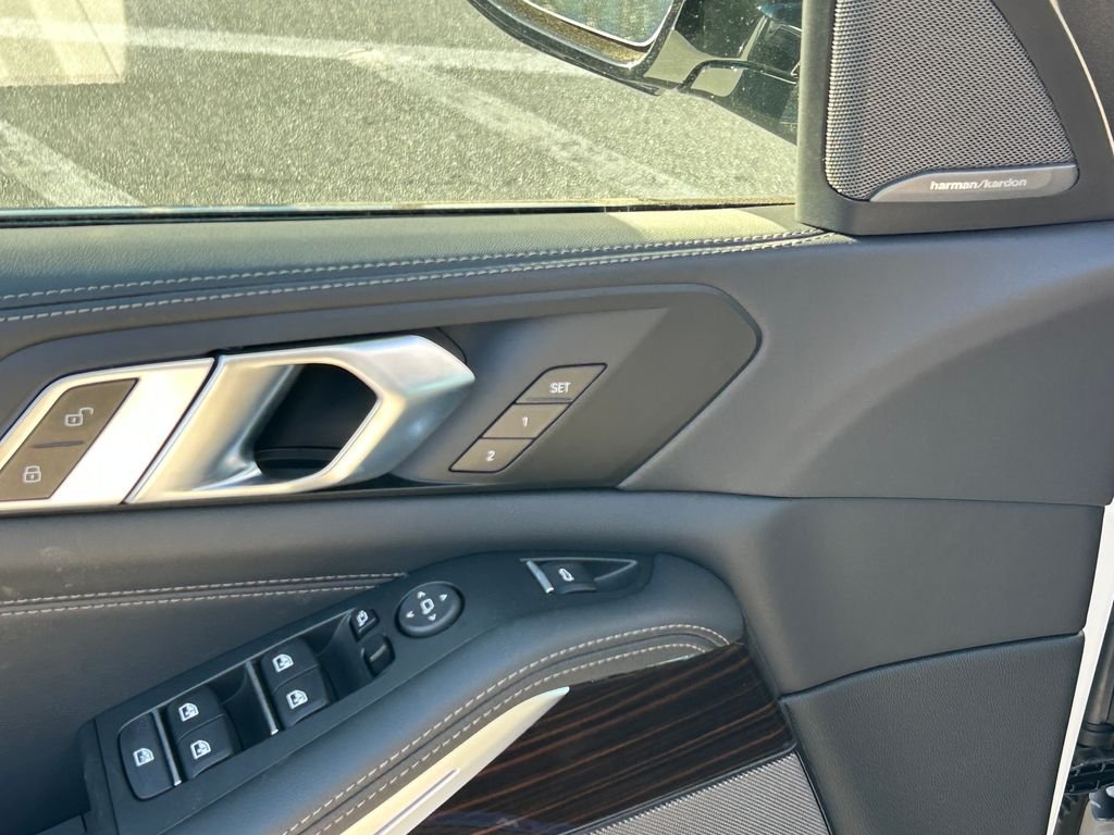 New 2026 Alpine White BMW xDrive40i image 12