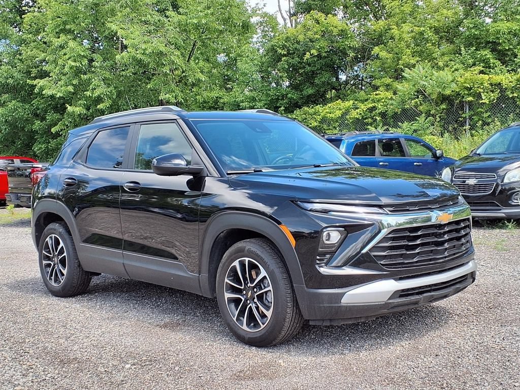 Used 2025 Mosaic Black Metallic Chevrolet LT image 3