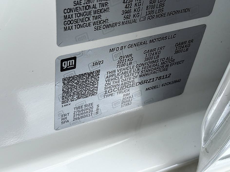 Used 2024 Iridescent Pearl Tricoat Chevrolet LTZ image 23