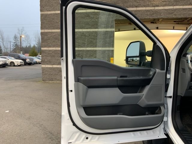 2024 Ford F-450 Super Duty Chassis Cab XL - Photo 9