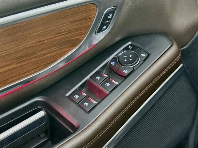 Used 2025 Gray Metallic Ford King Ranch image 18