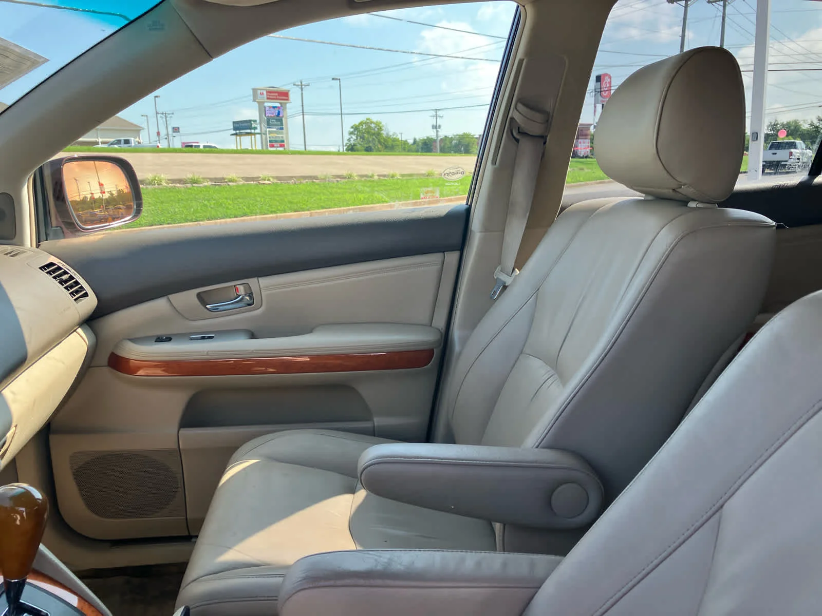 Used 2008 Brandy Wine Mica Lexus  image 10