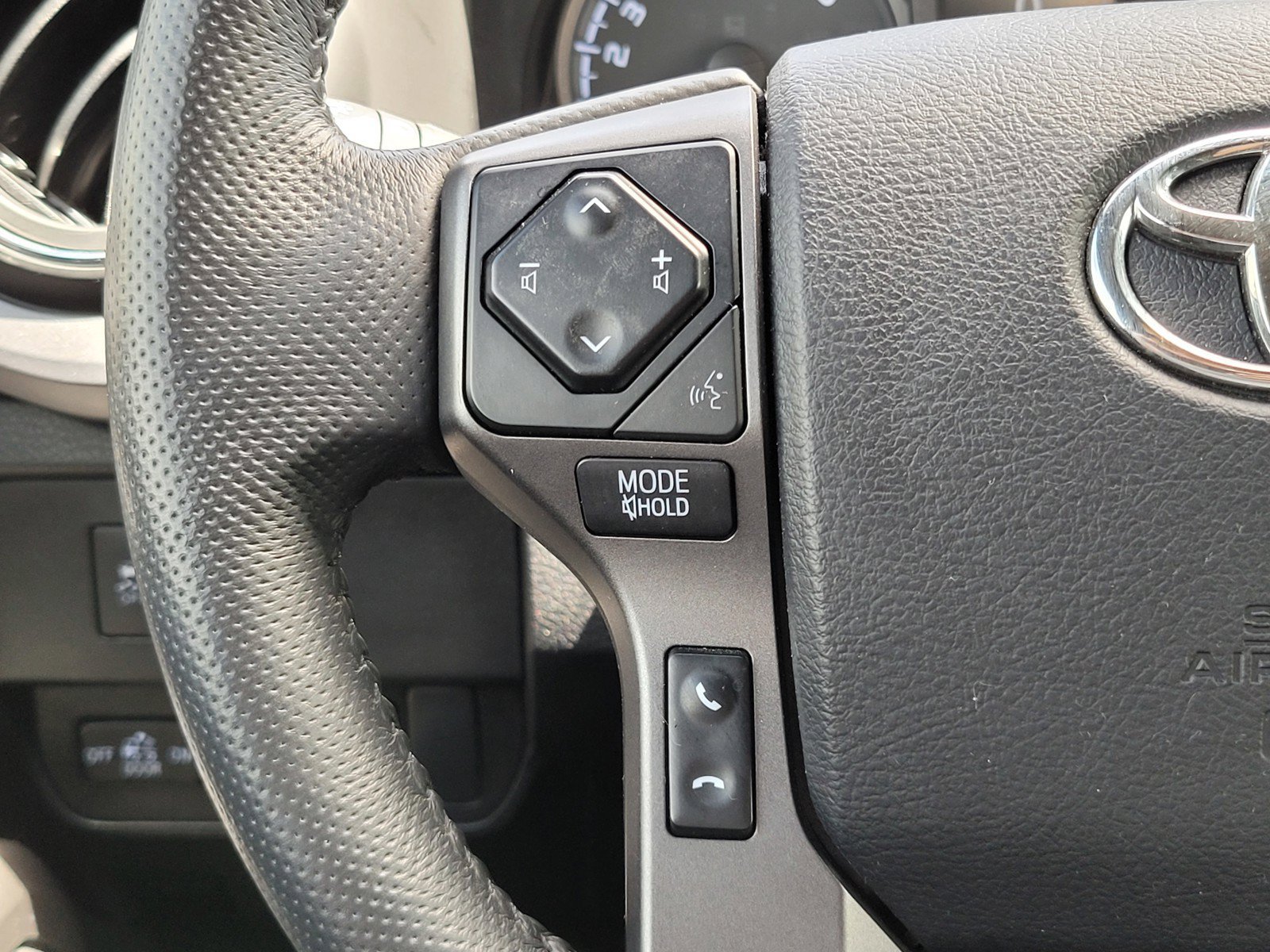Used 2023 MAGNETIC GRAY METALLIC Toyota  image 25