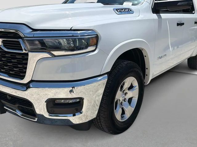 Used 2025 White Ram Big Horn/Lone Star image 11