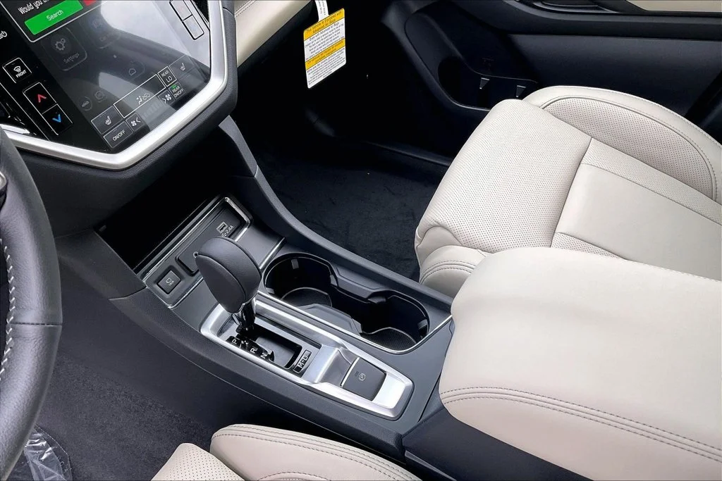 New 2027 AUTUMN GREEN METALLIC Subaru Limited 8-Passenger image 7