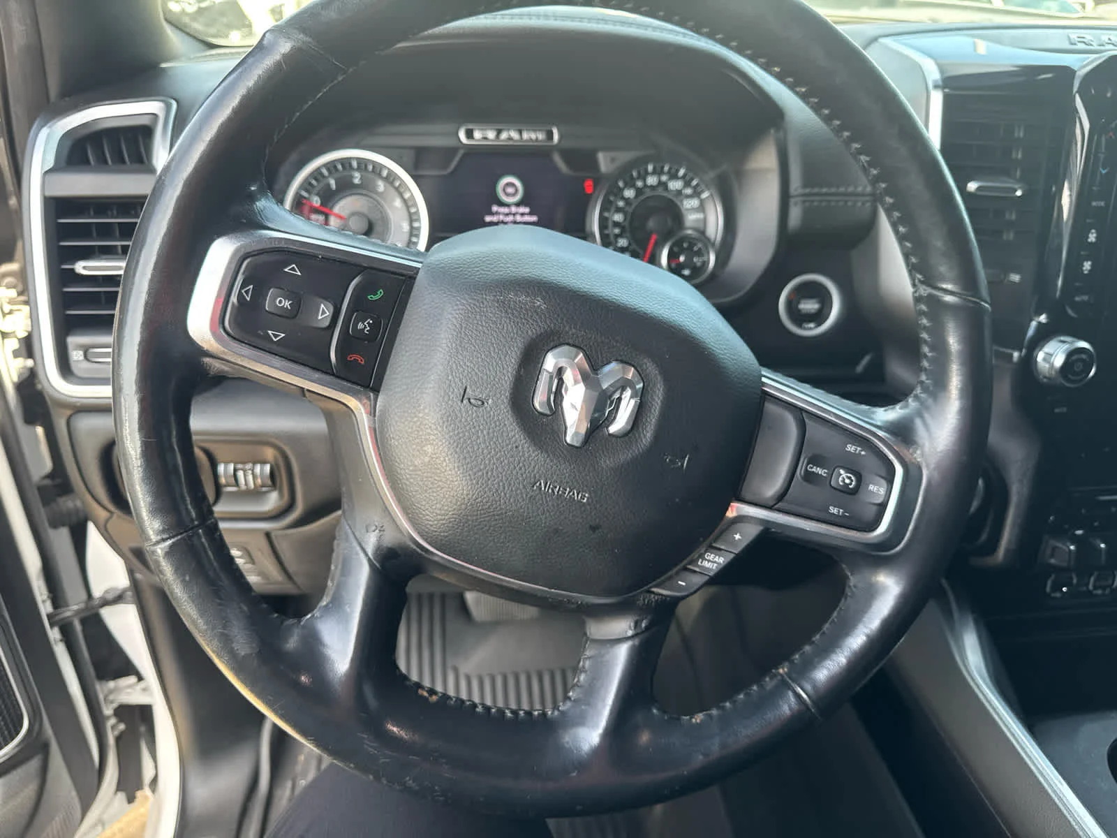 Used 2020 Ivory White Tri-Coat Pearlcoat Ram Laramie image 11