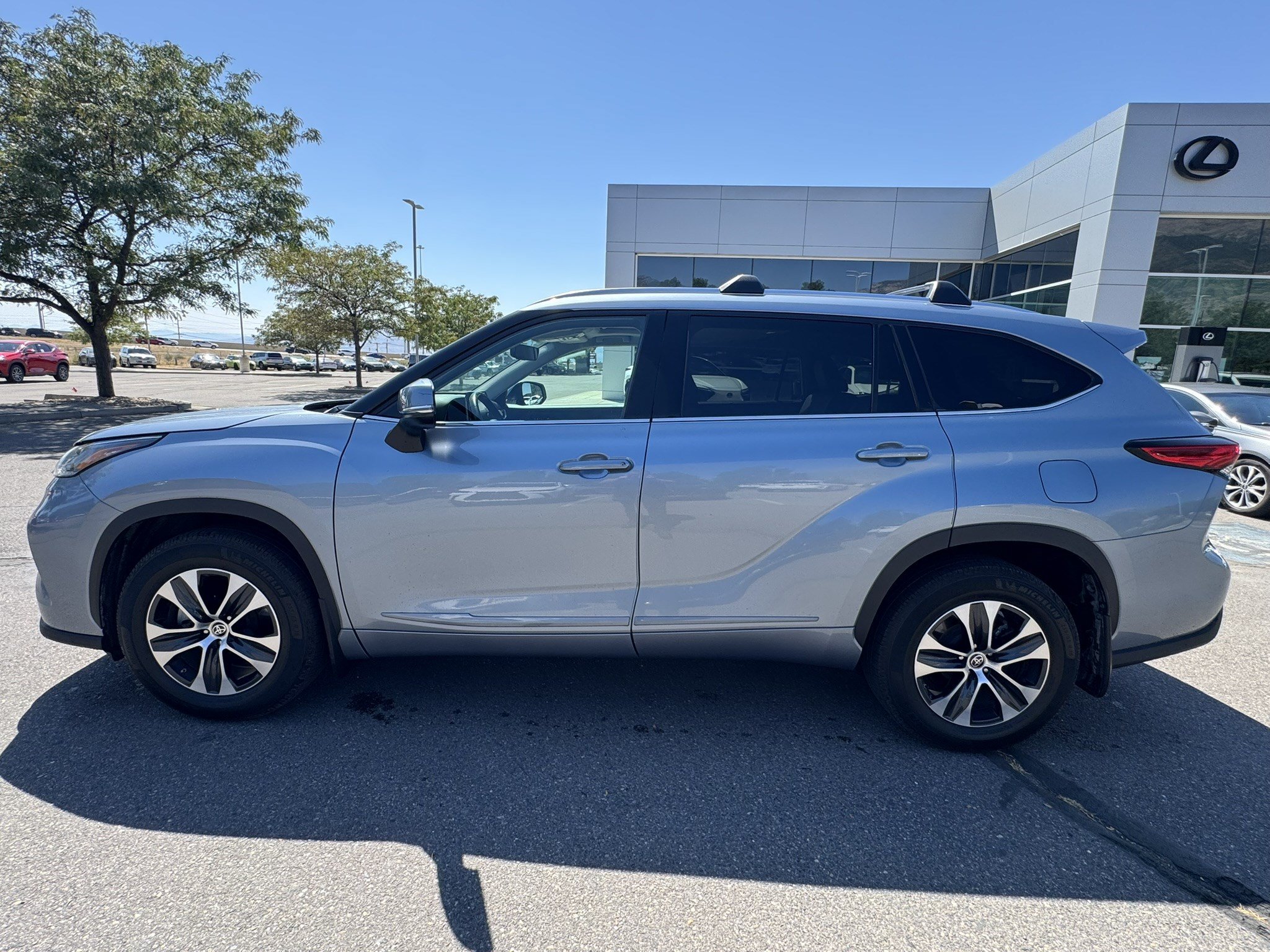 Used 2021 Moon Dust Toyota XLE image 2