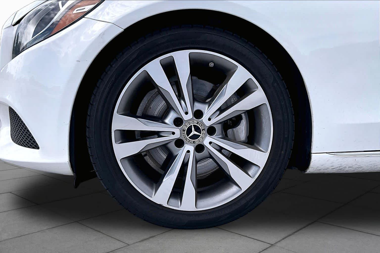 Used 2018 Polar White Mercedes-Benz C 300 image 10