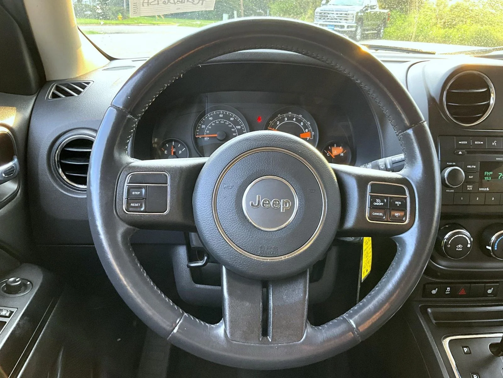 Used 2017 Red Jeep Latitude image 12
