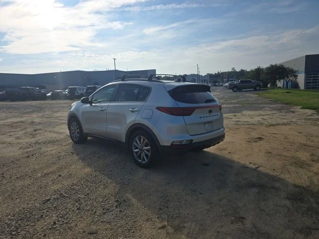 Used 2022 Silver Kia Nightfall image 6