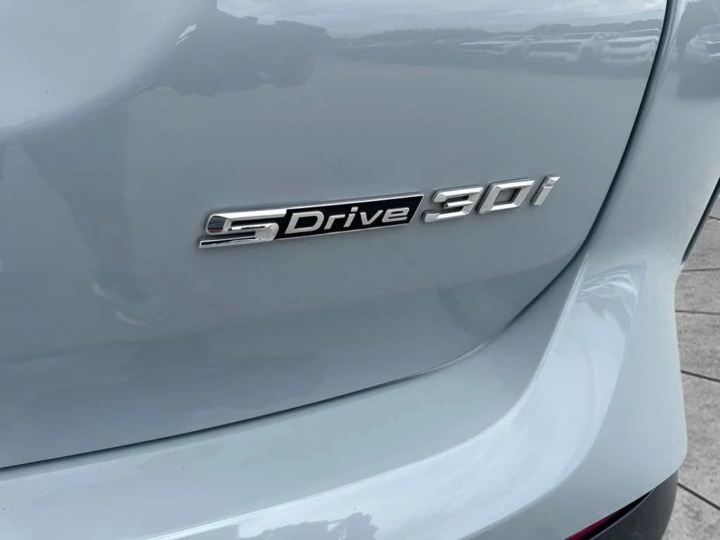 Used 2024 Gray BMW sDrive30i image 34