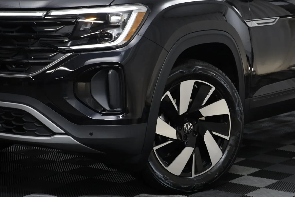 New 2026 Black Pearl Volkswagen SE w/Technology image 4