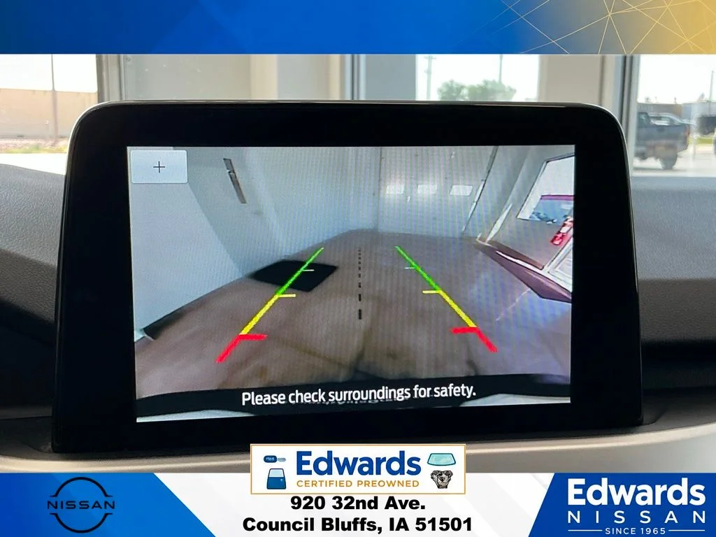 Used 2020 Gold Ford SE image 25