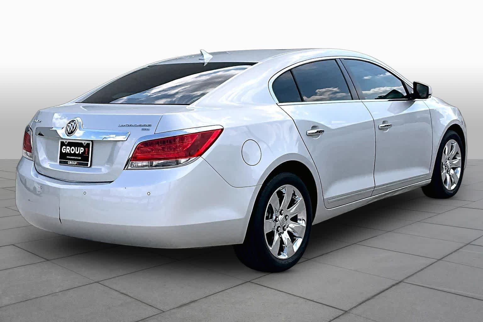 Used 2011 Quicksilver Metallic Buick CXL image 11