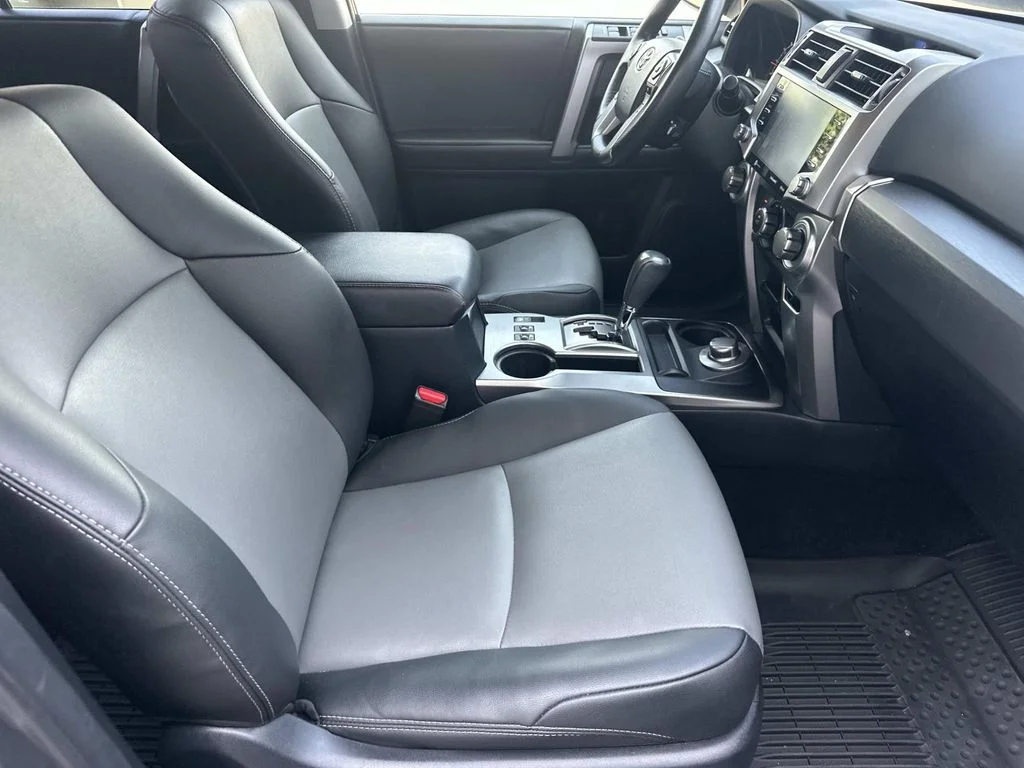 Used 2024  Toyota SR5 Premium image 12